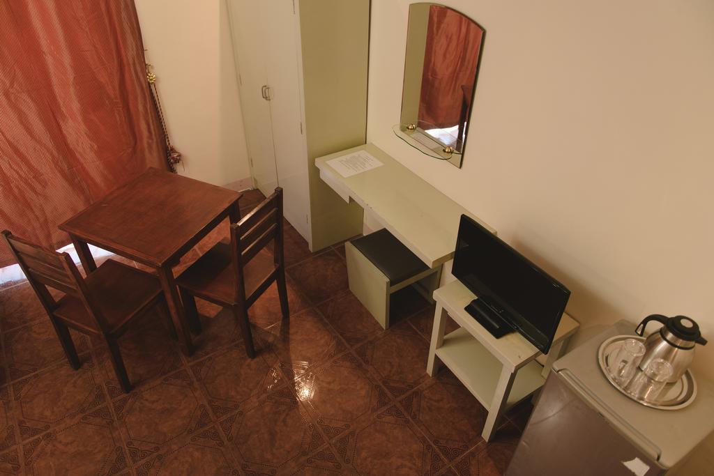 Maribago Seaview Pensione And Spa 막탄 외부 사진